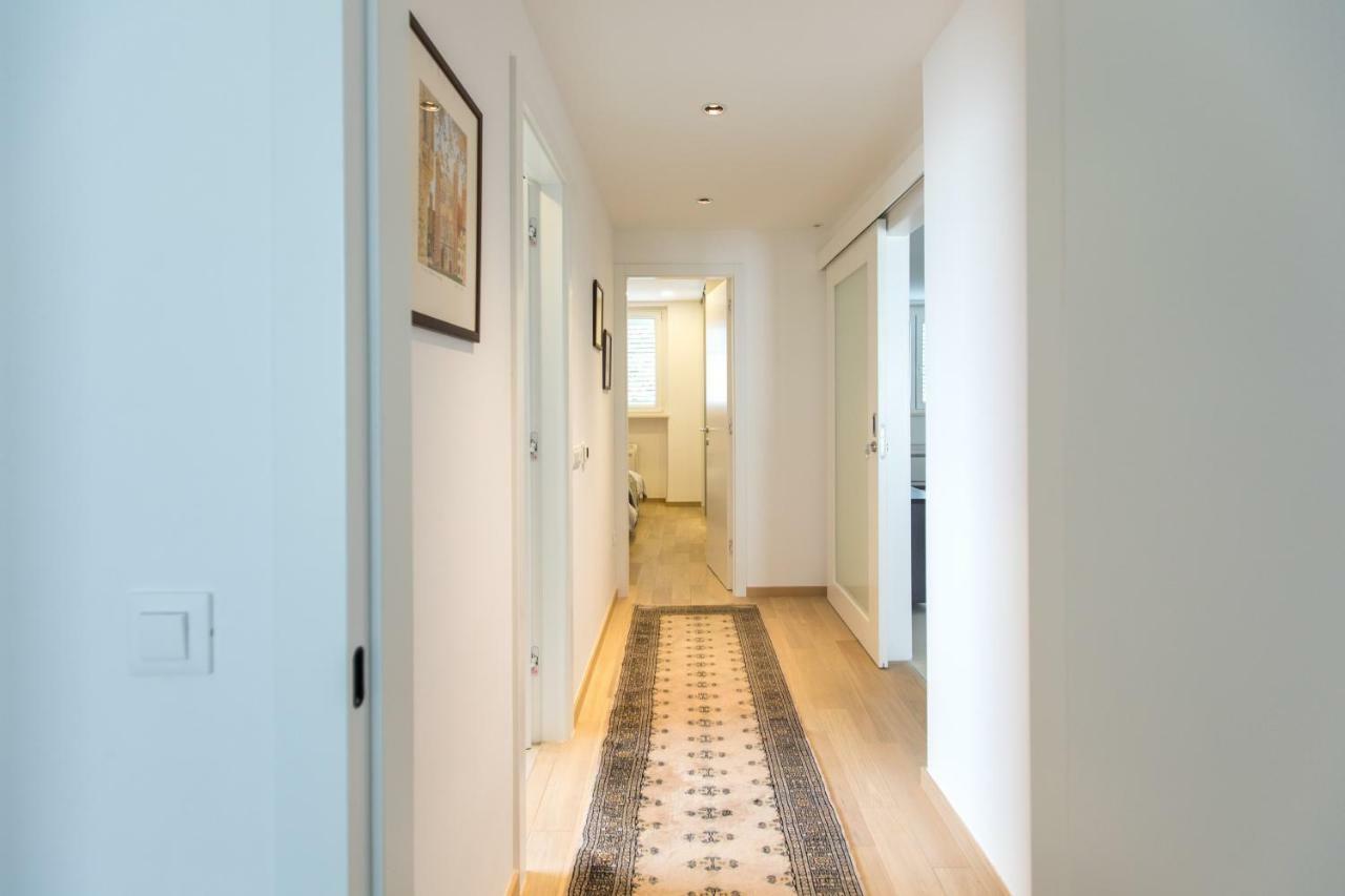 Apartment Spacious Modern Close To The *