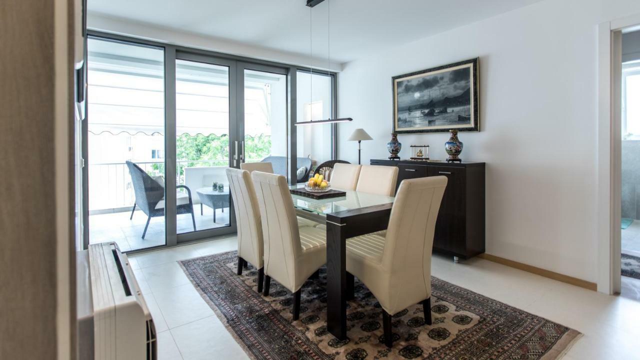 Spacious Modern Close To The